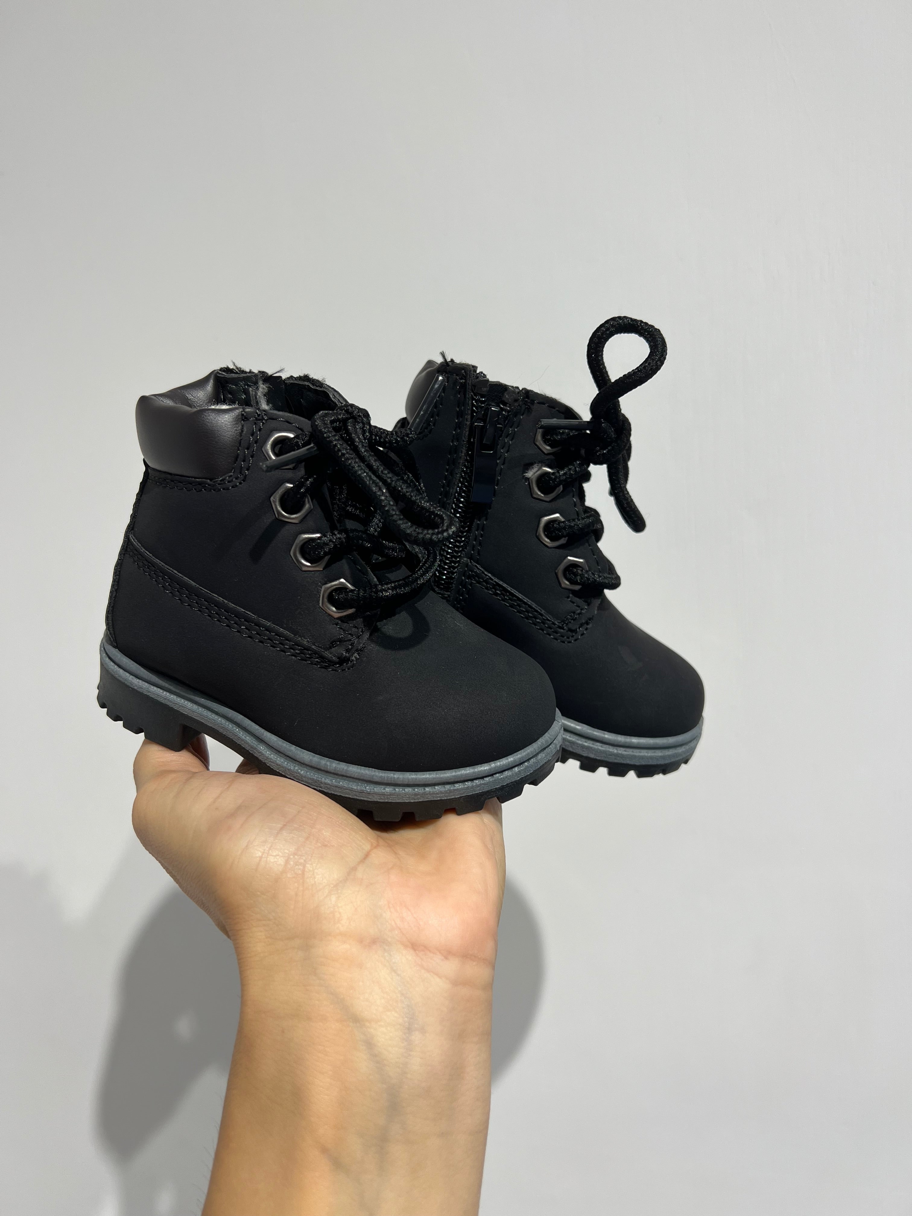 Stivaletto mod. timberlan*