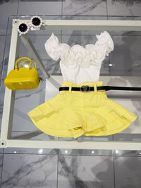 Short con cinturina