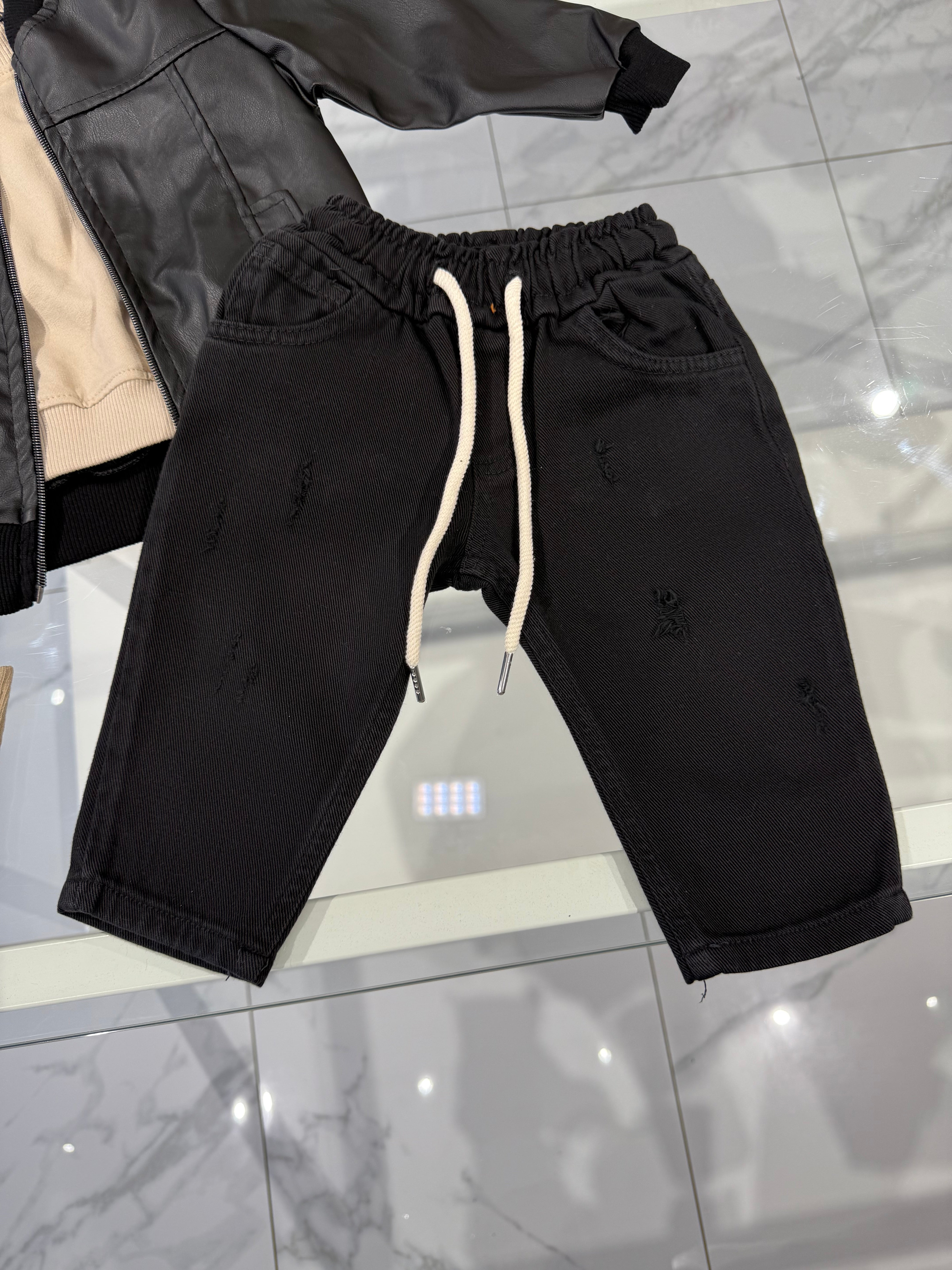 Jeans elastico in vita