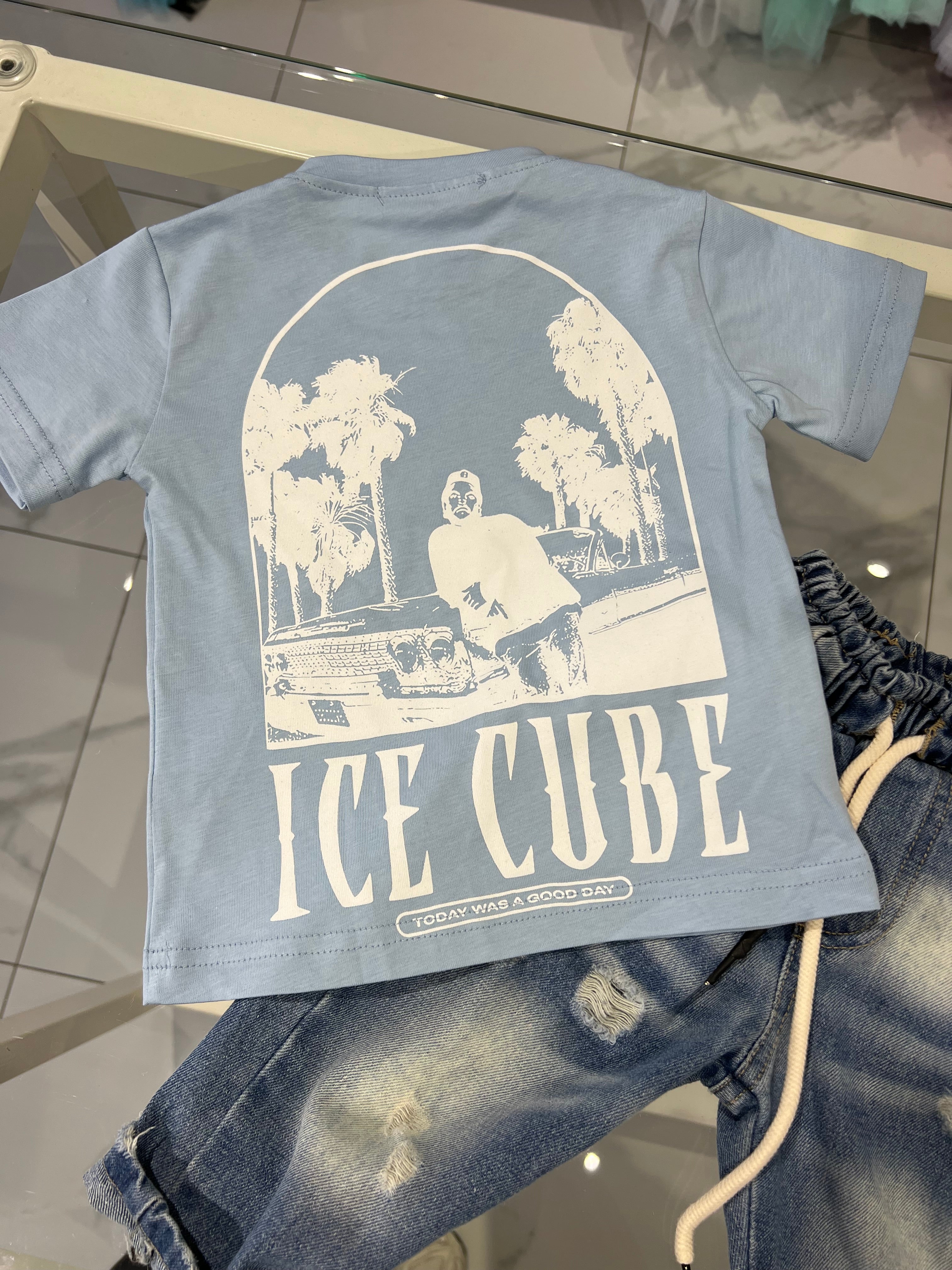 T shirt ice