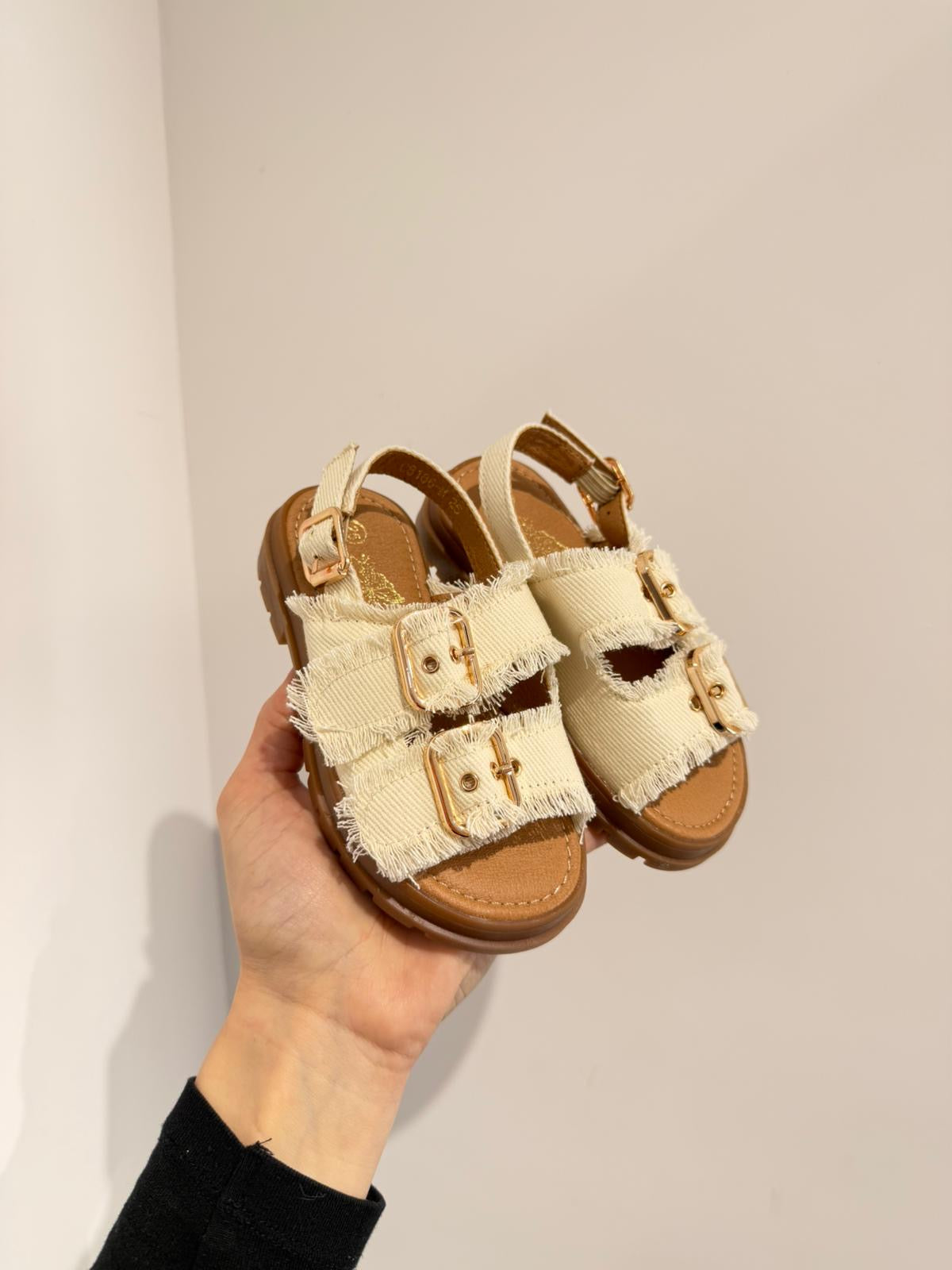 Sandaletto beje sfrangiato