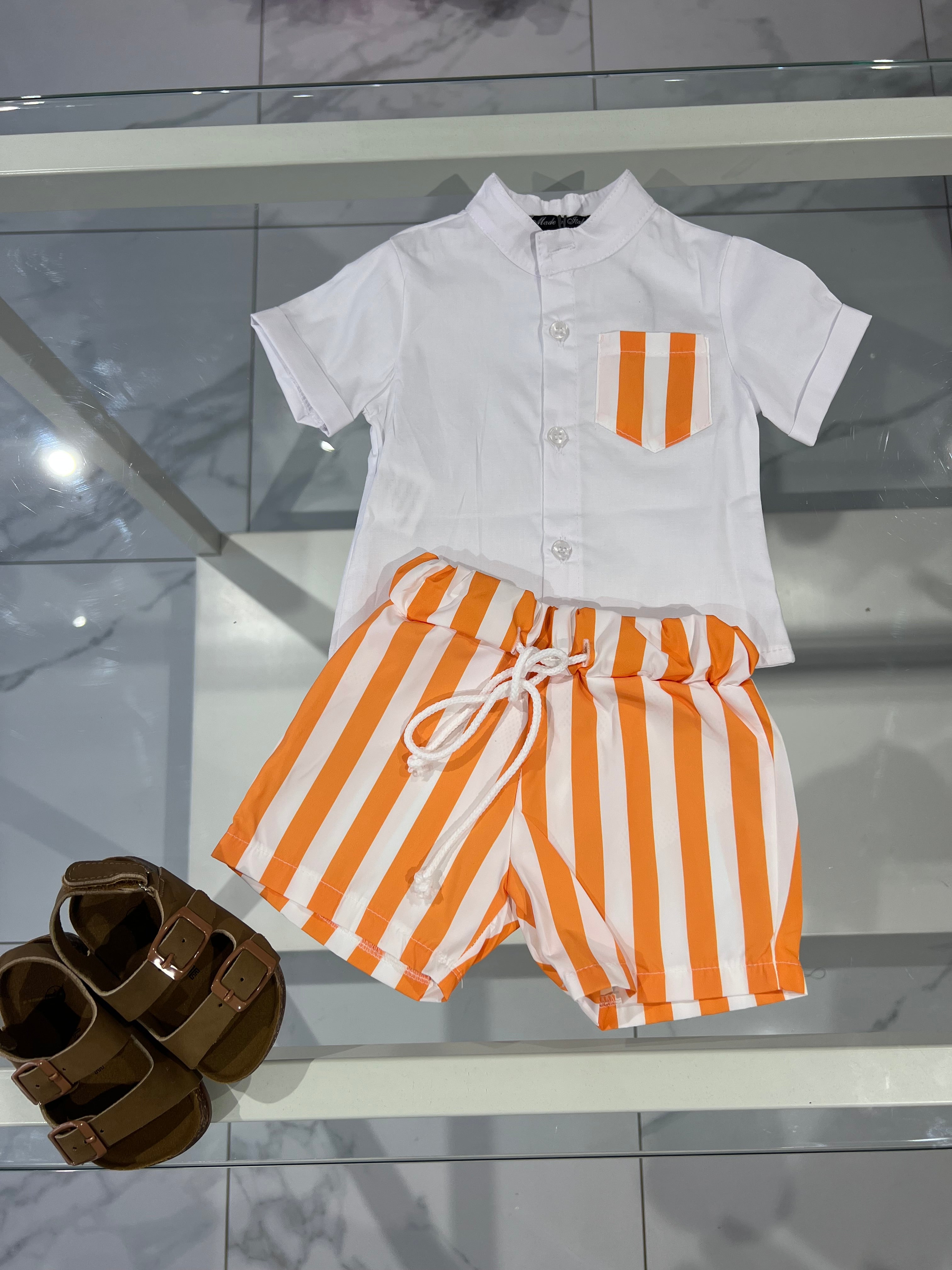 Costume e camicia