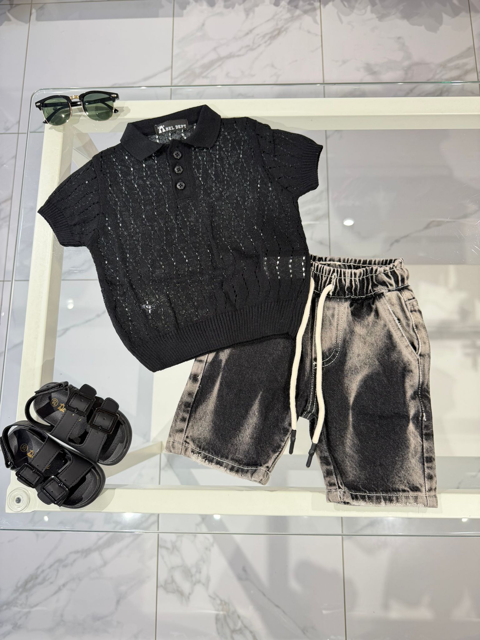 Polo black con bottoni
