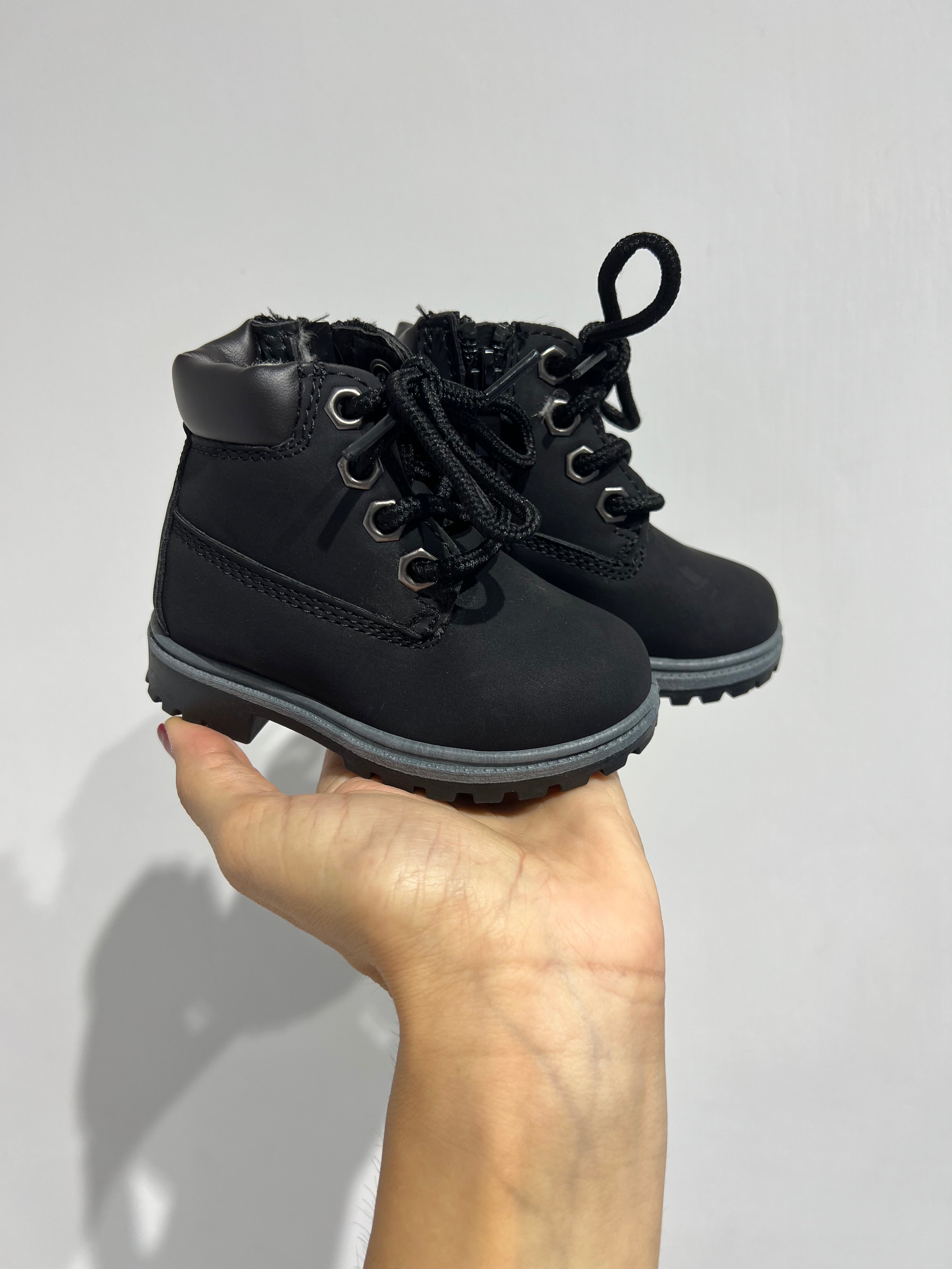 Stivaletto mod. timberlan*