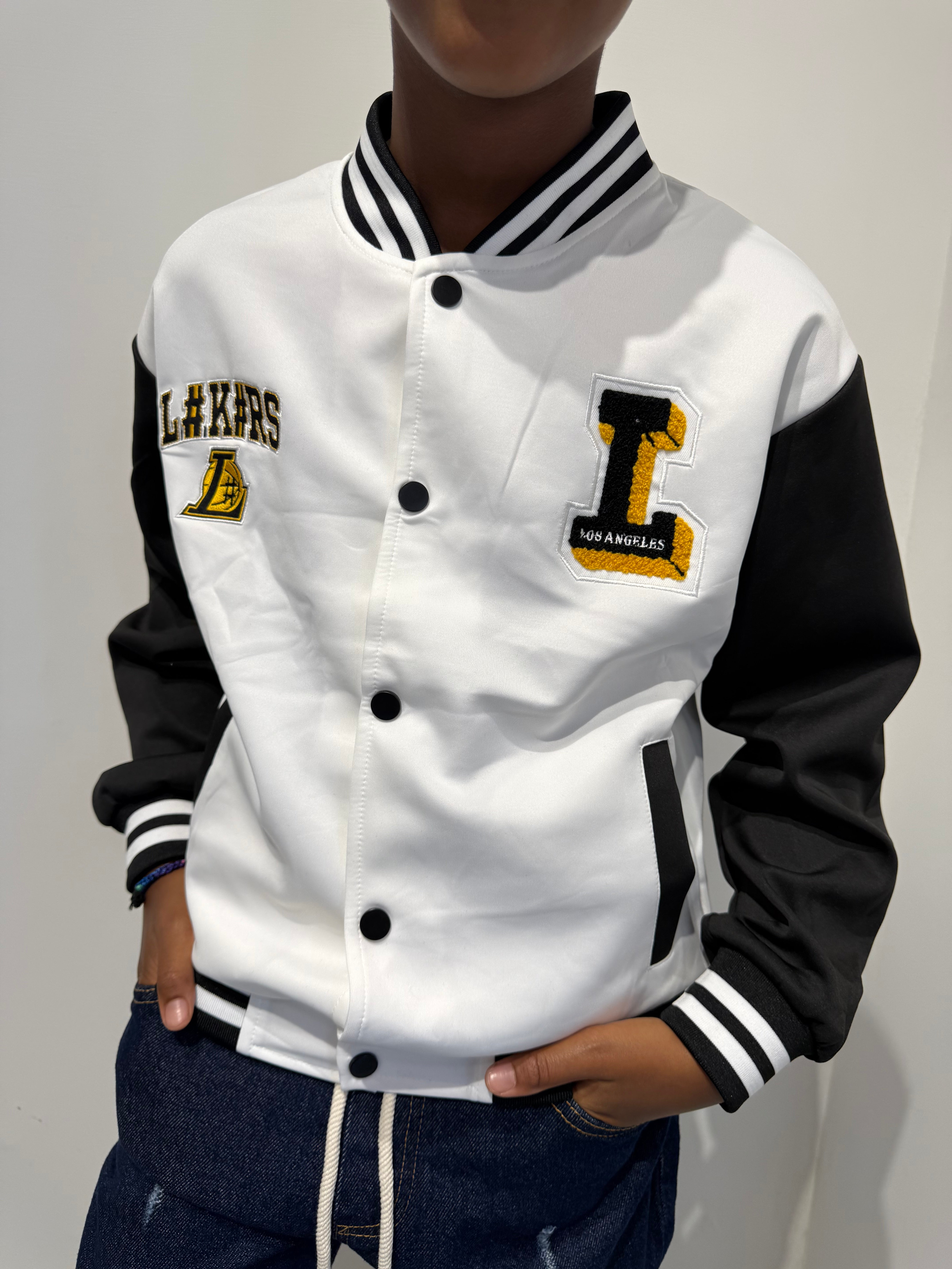 College mod. Lak**s