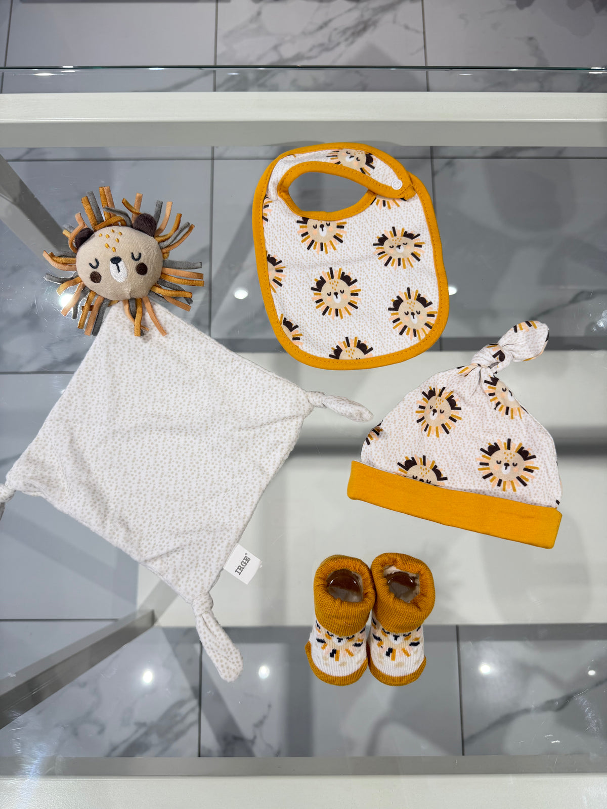 Set DouDou,bavetta, cappellino, calzini