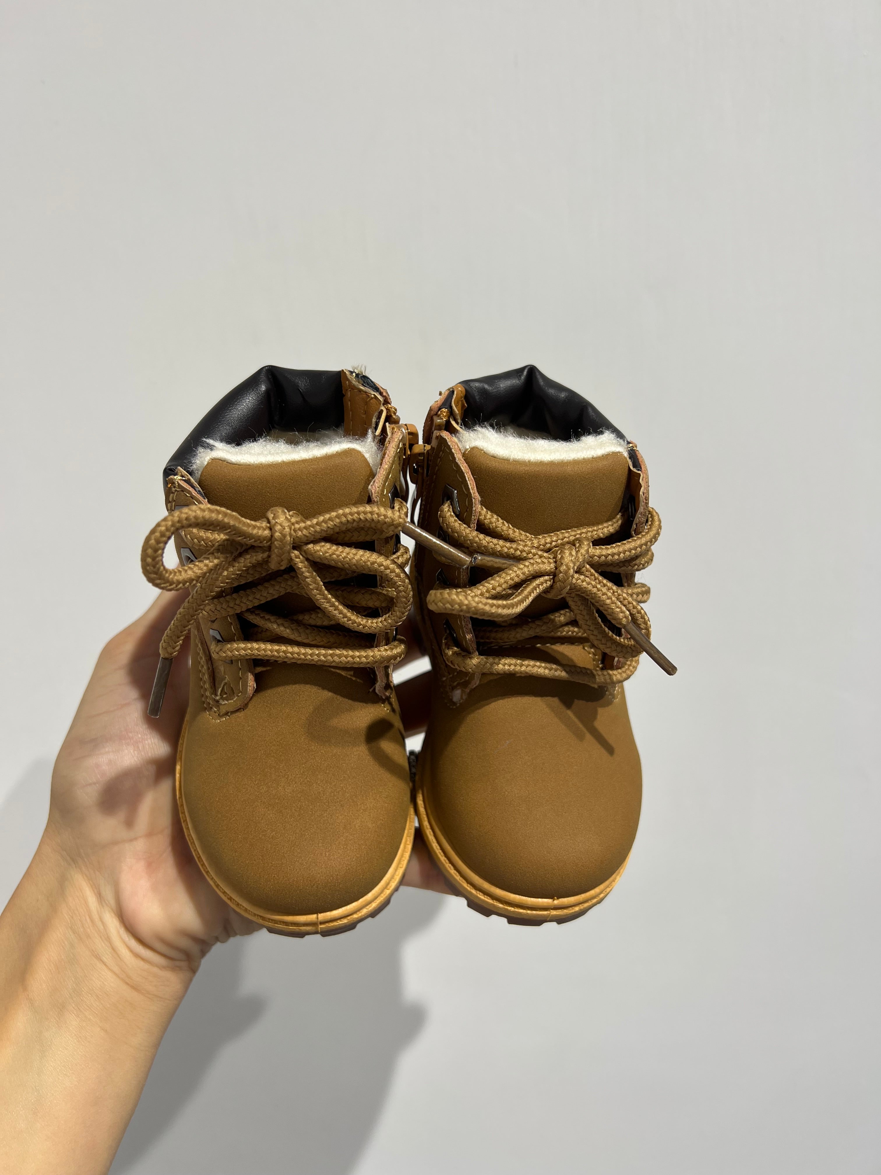 Stivaletto mod. timberlan*