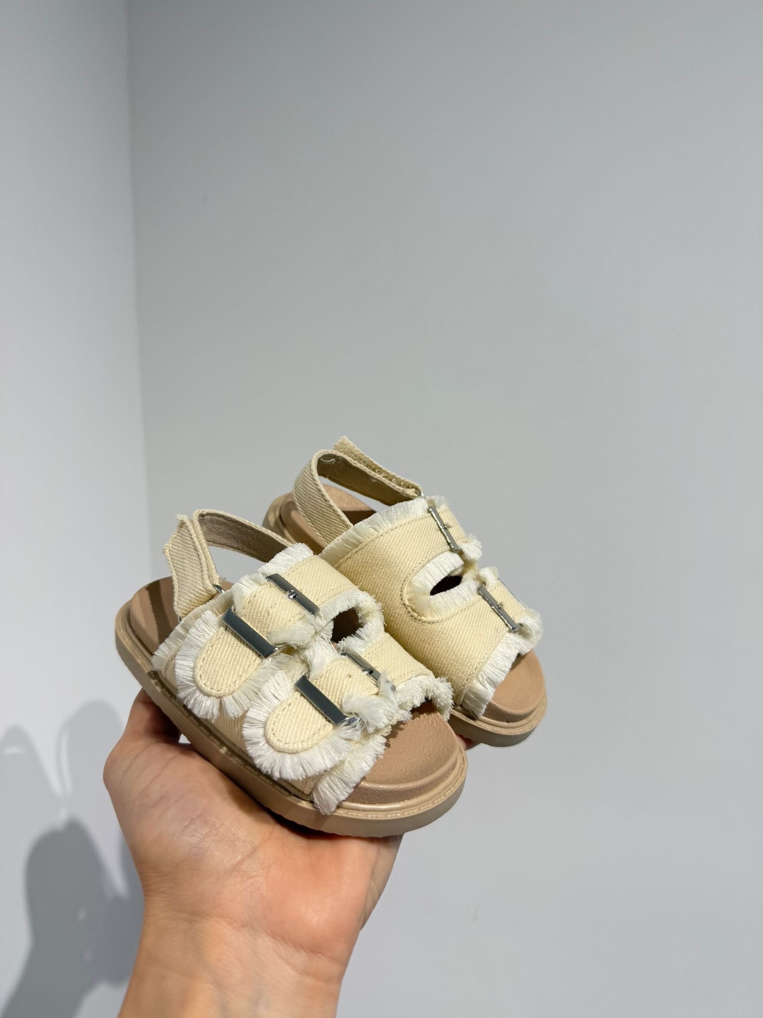 Sandaletto beje