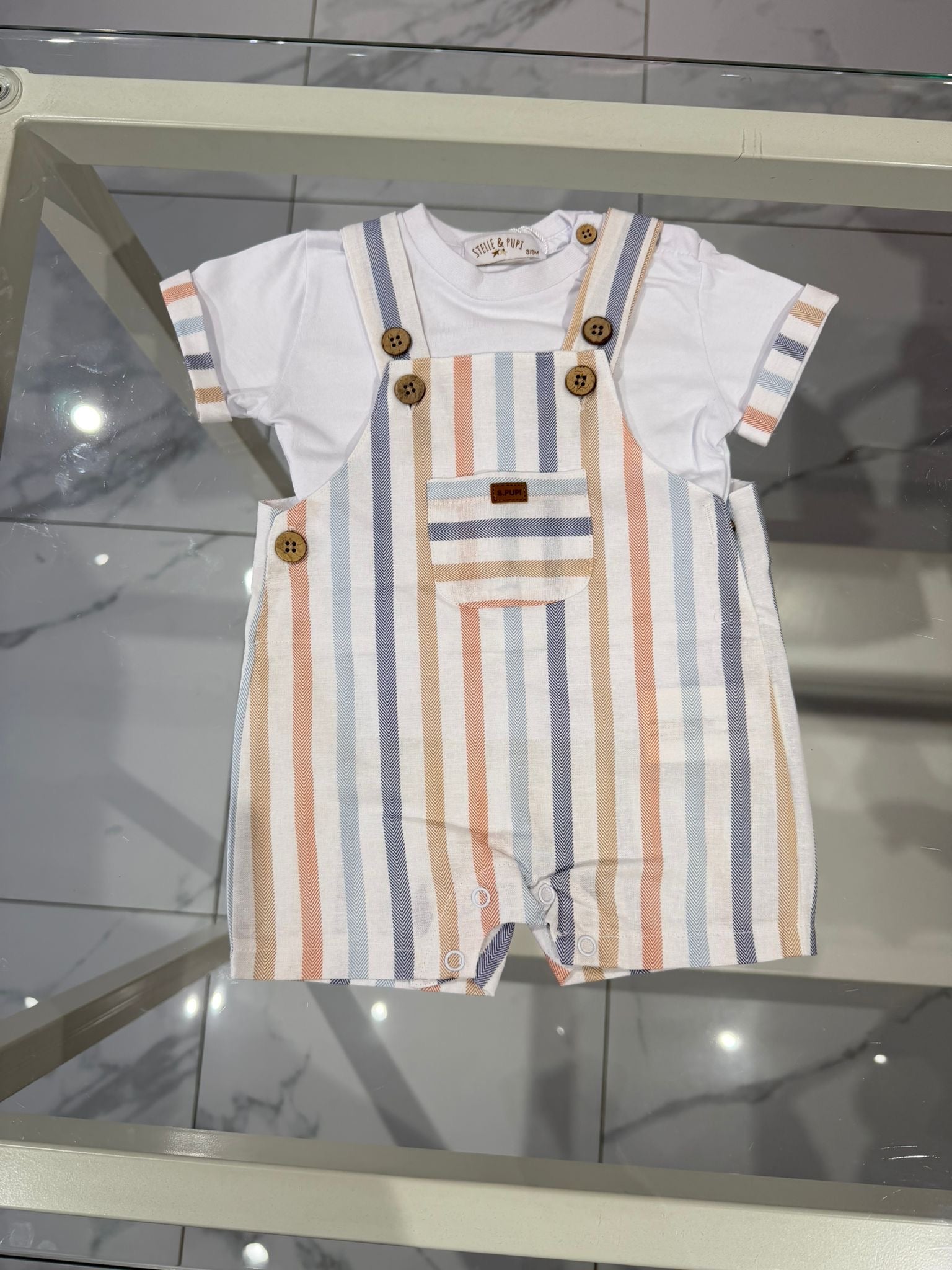Salopette + t-shirt