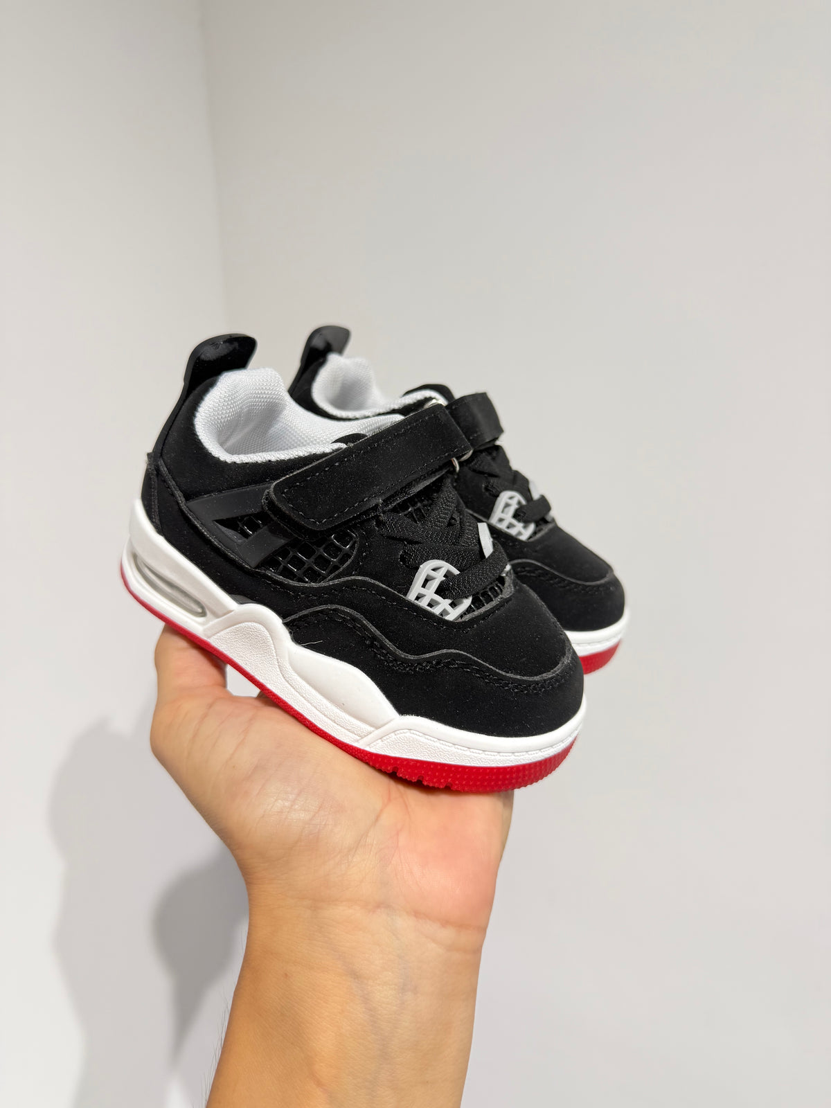 Sneakers black mod. J.
