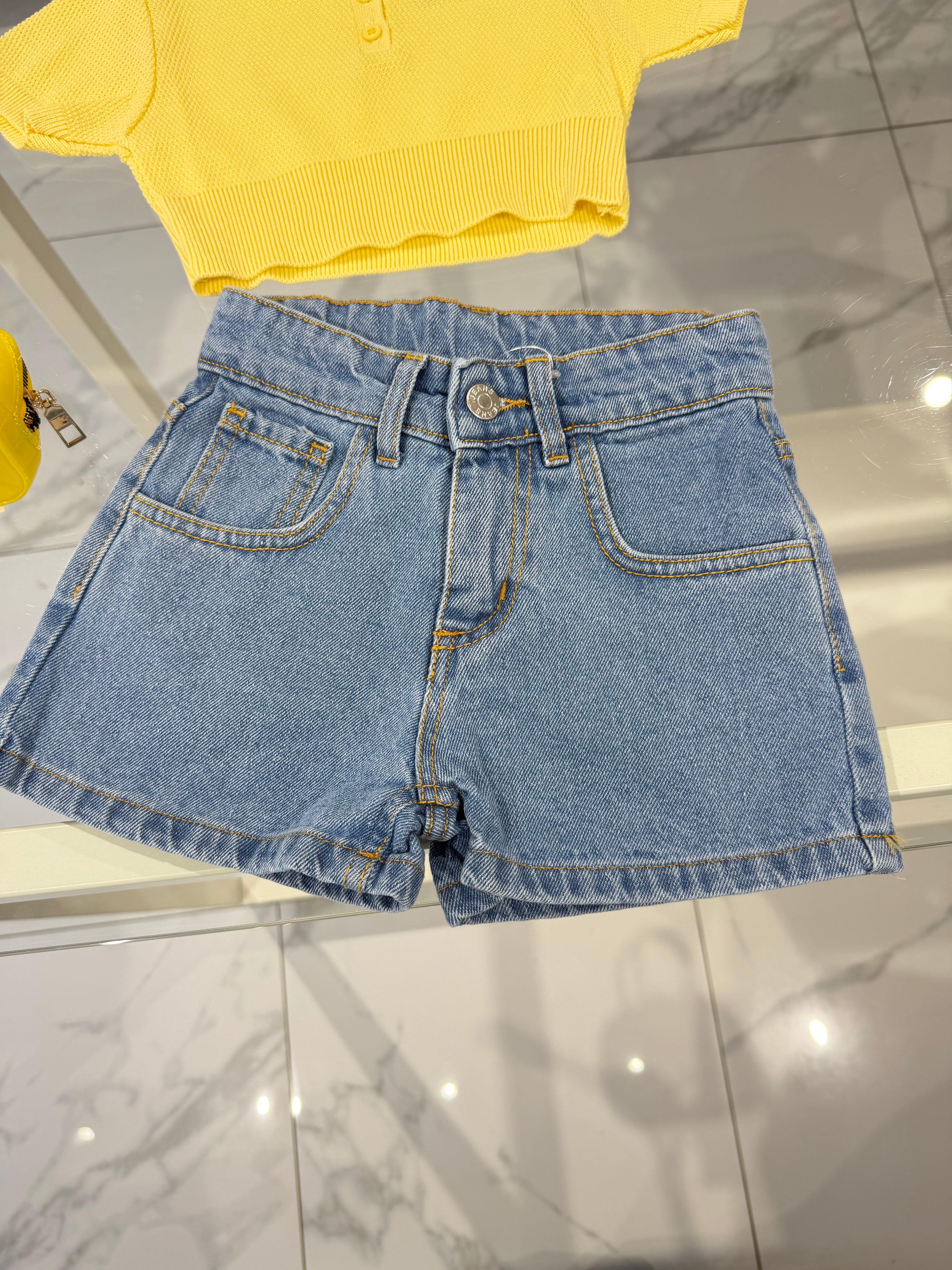 bambina jeans e pantaloni
