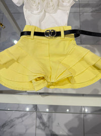 Short con cinturina