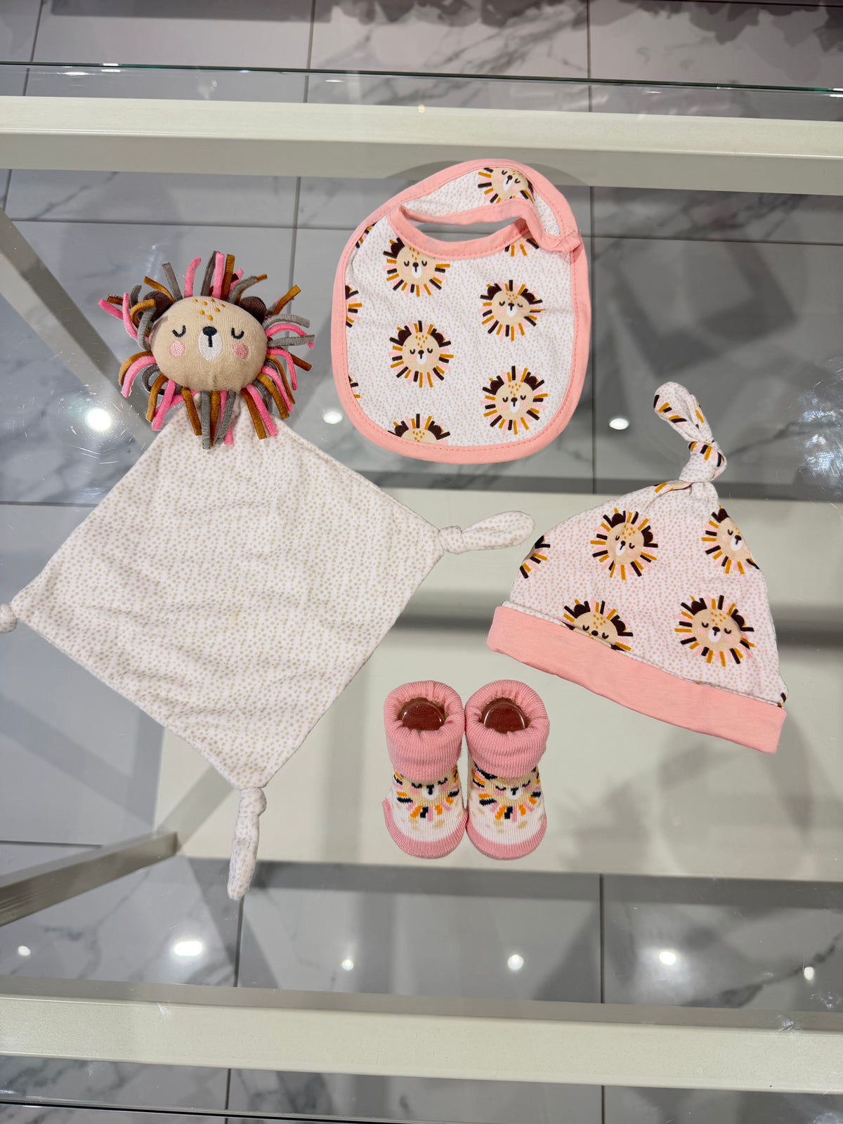 Set DouDou, bavetta,cappellino,calzini