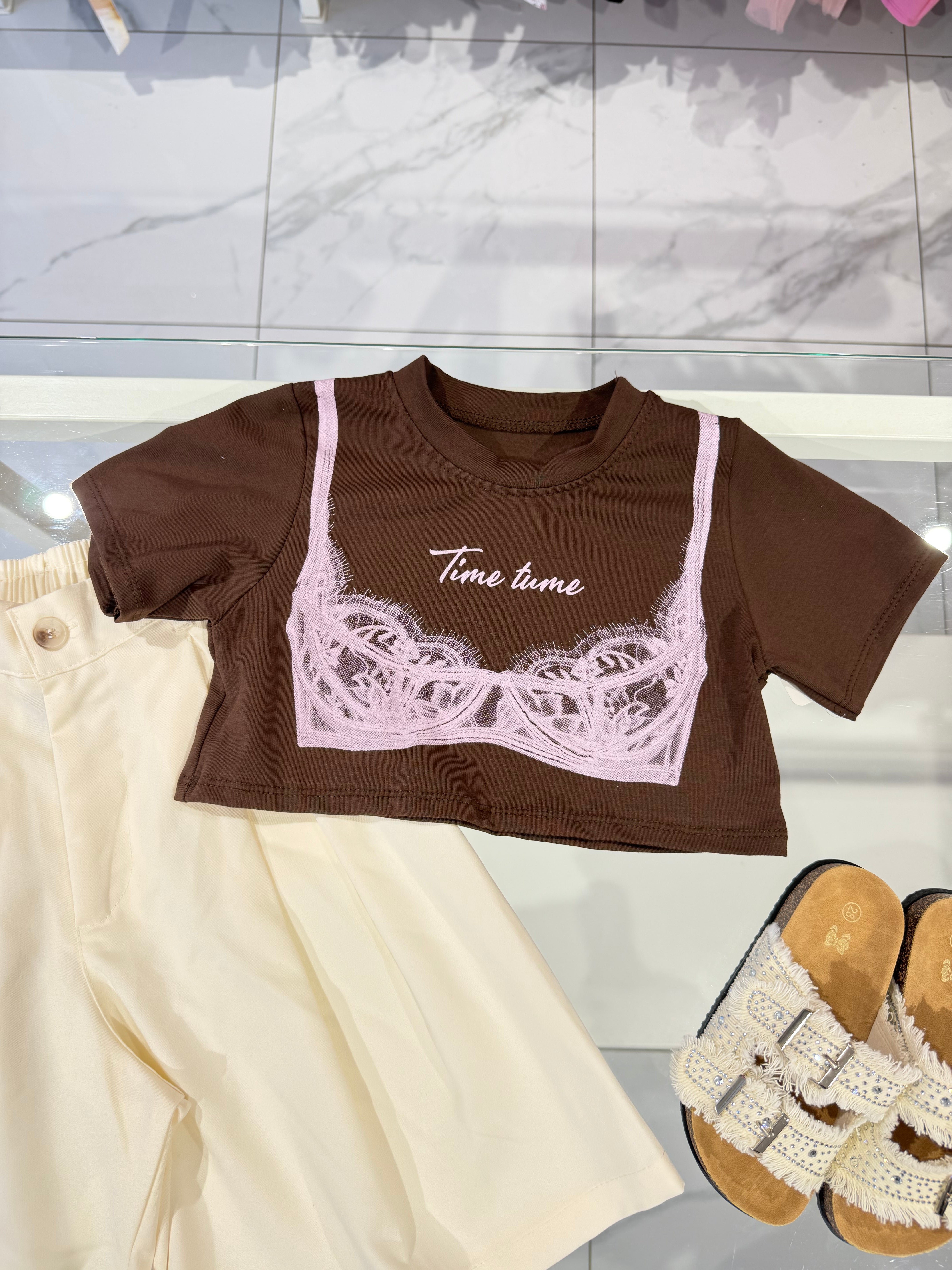 T shirt girl