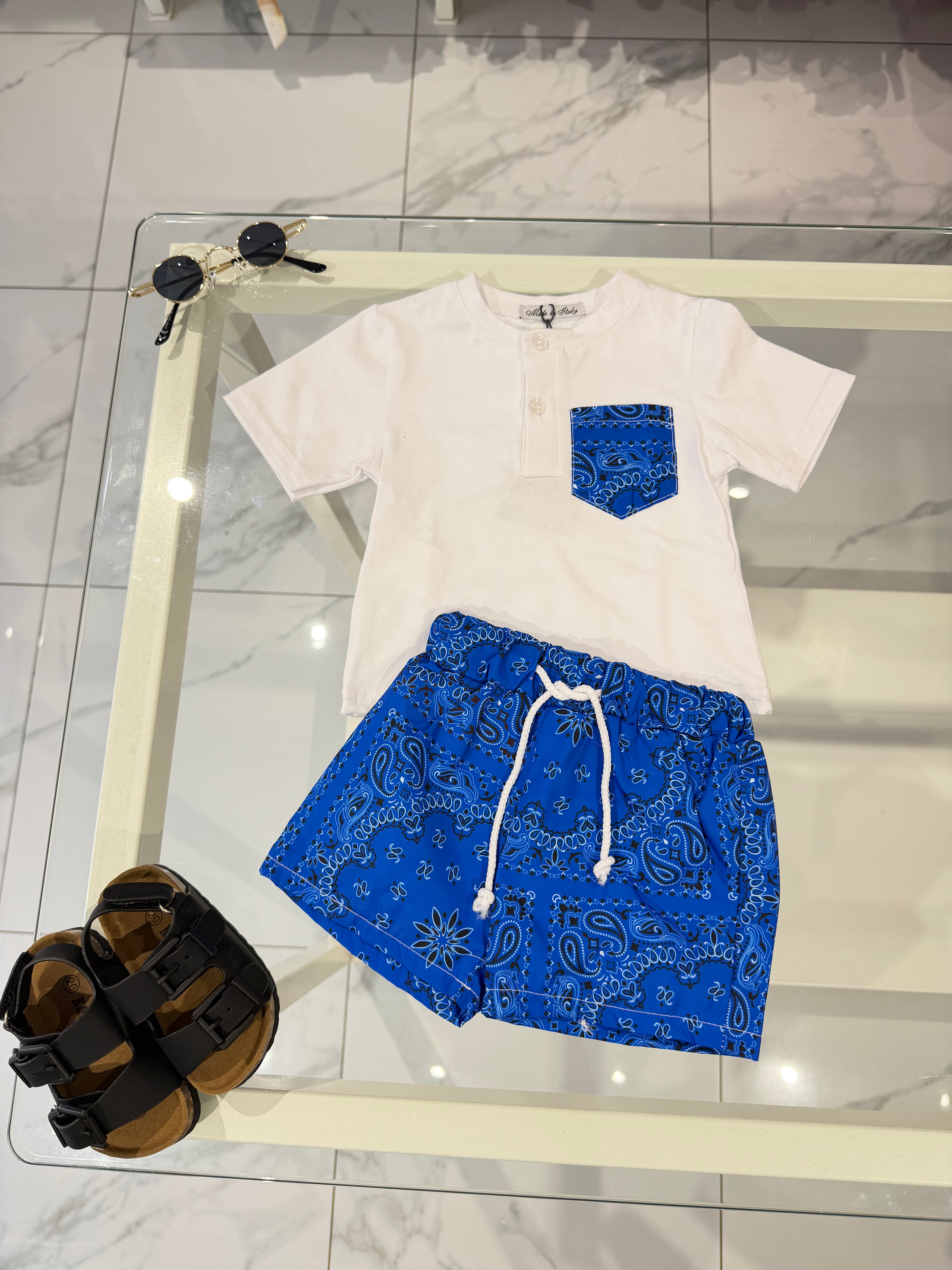 Costume + t-shirt blu