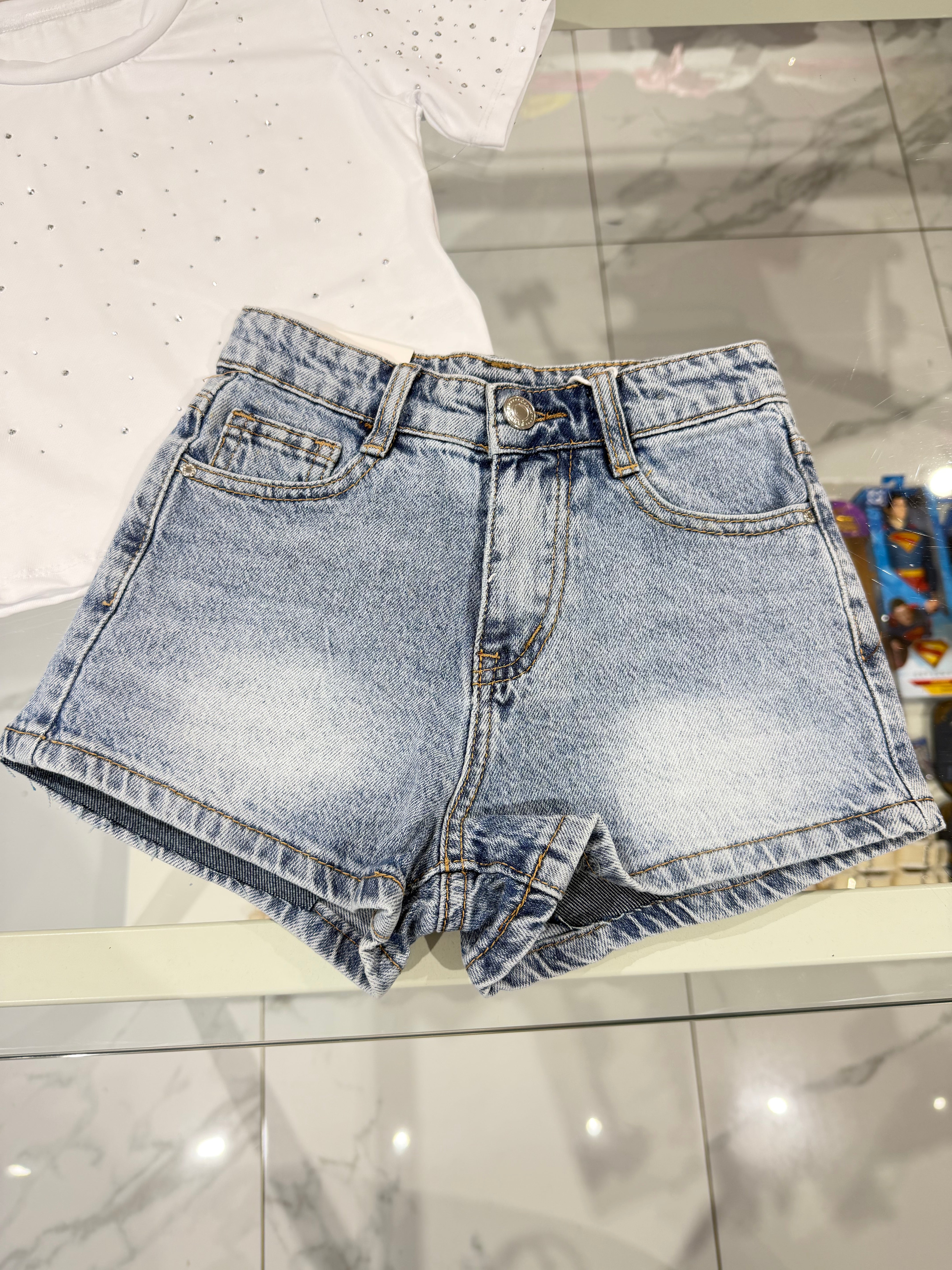 Short jeans