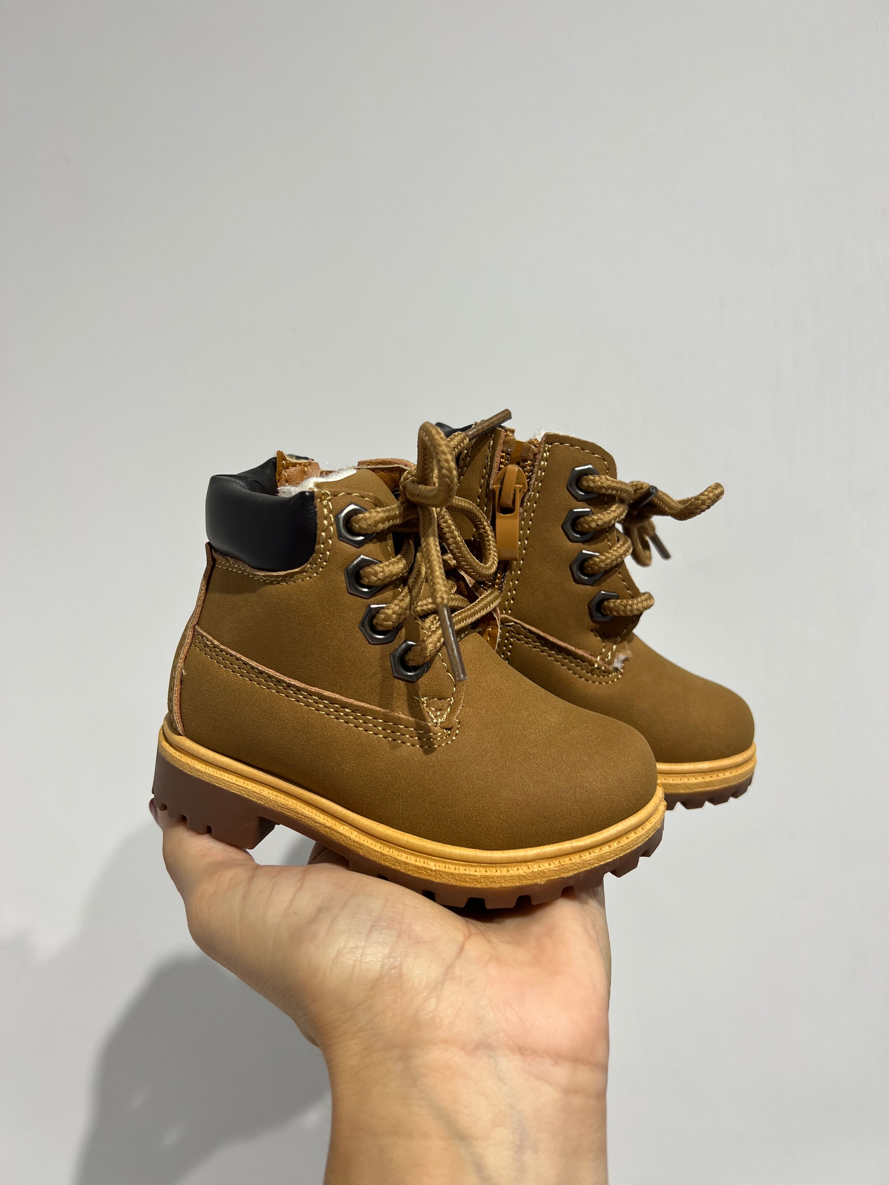 Stivaletto mod. timberlan*
