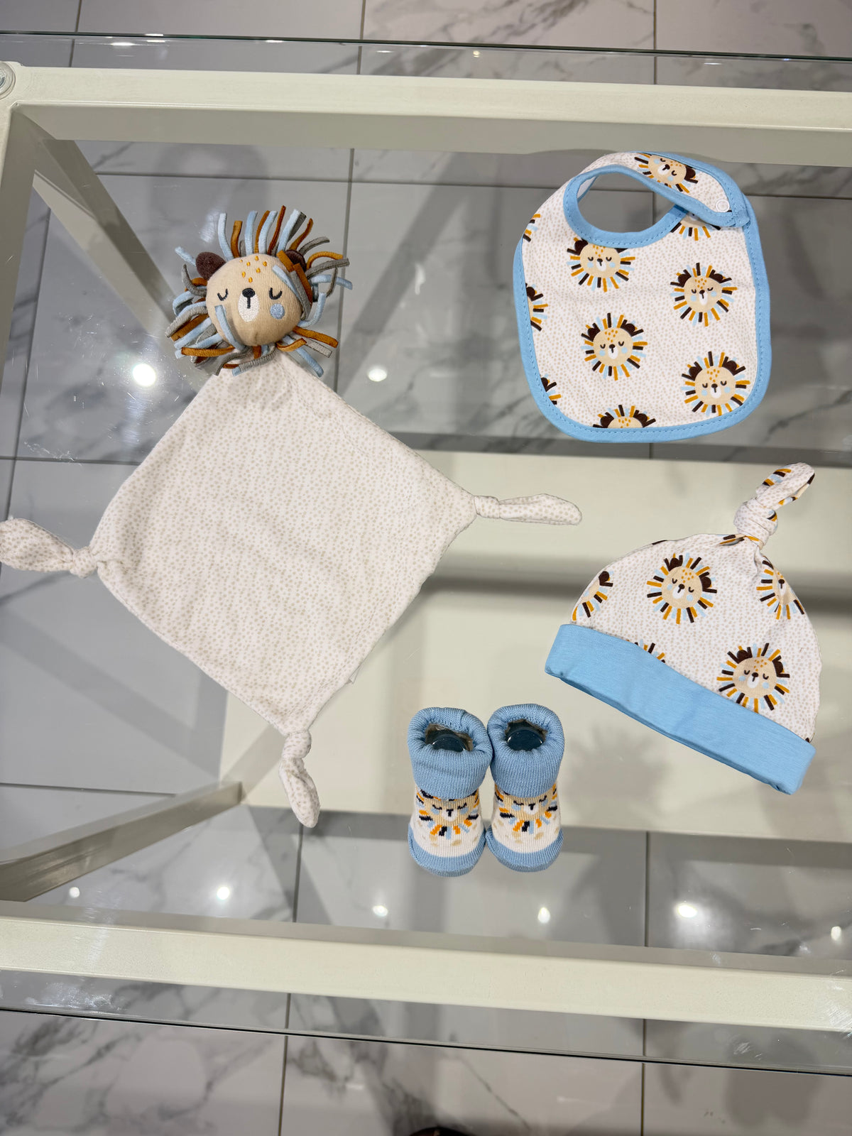 Set DouDou, bavetta,cappellino,calzini