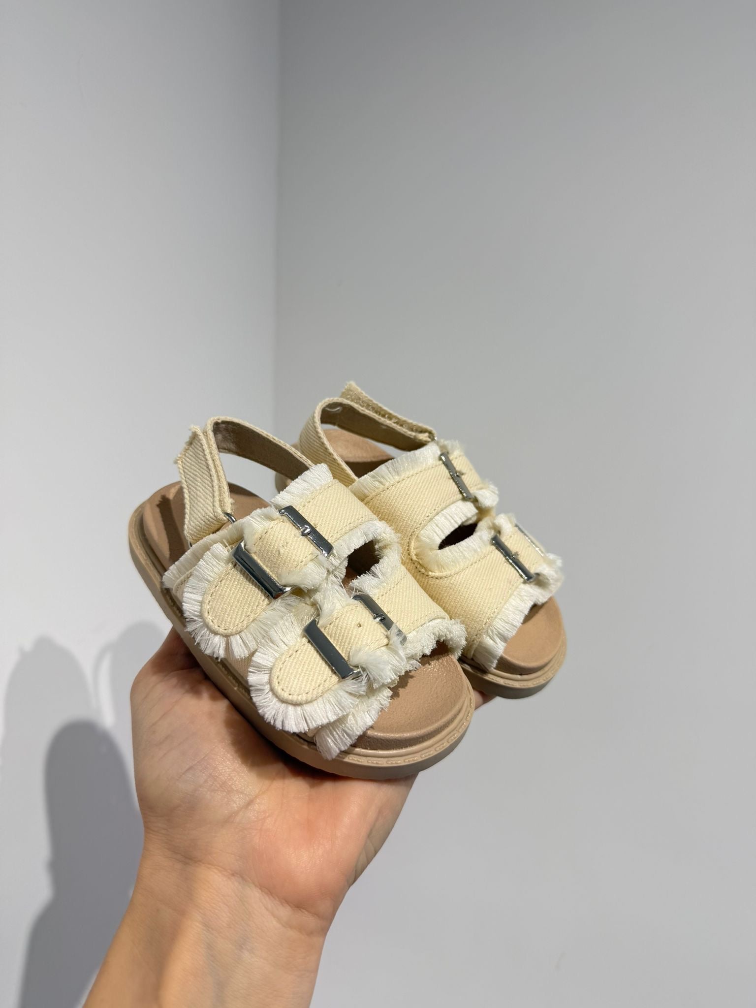 Sandaletto beje