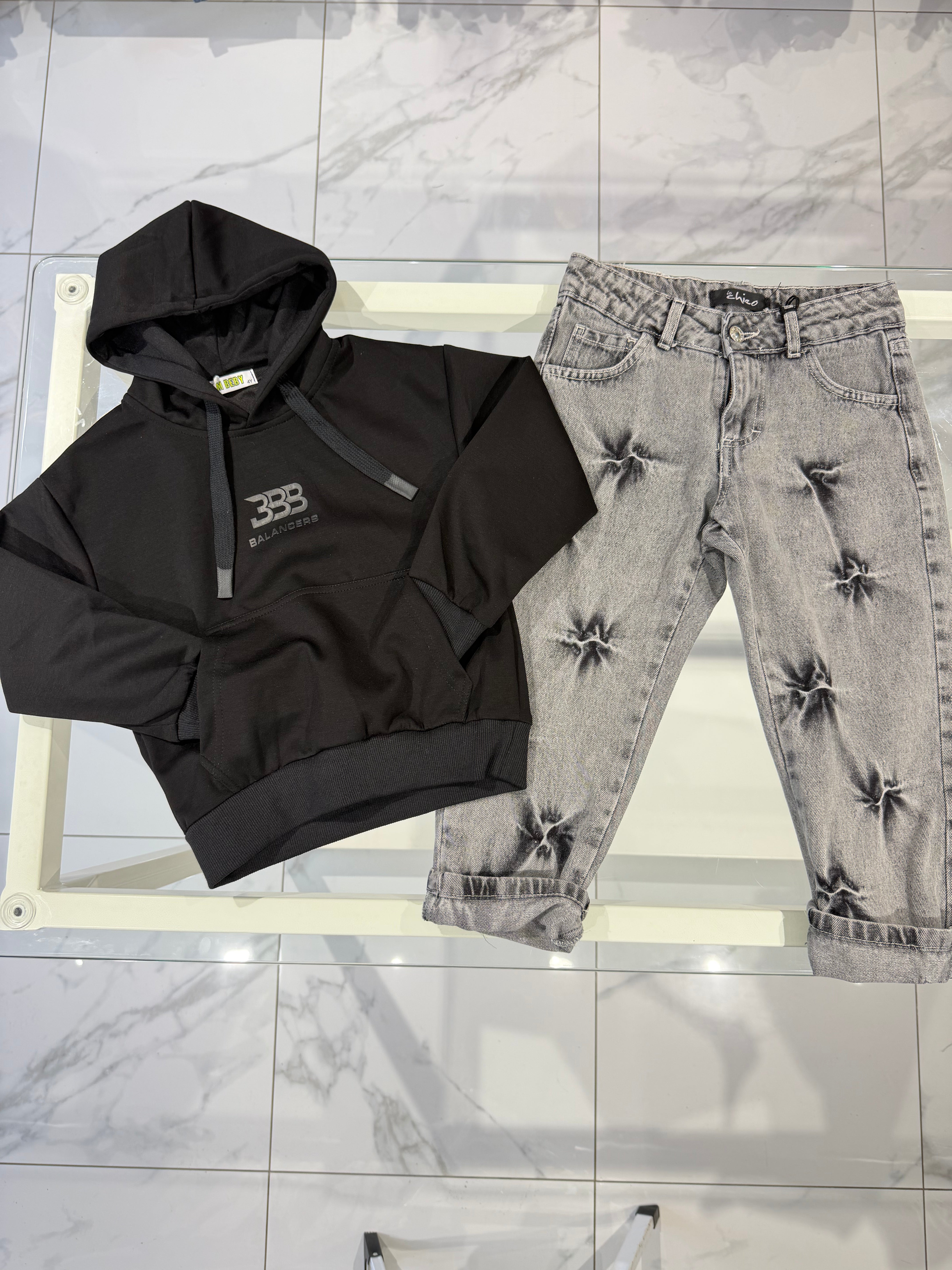 Jeans black